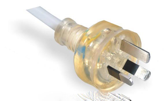 LA020C 3-conductor Non-rewirable Translucent Plug Power Supply Cord